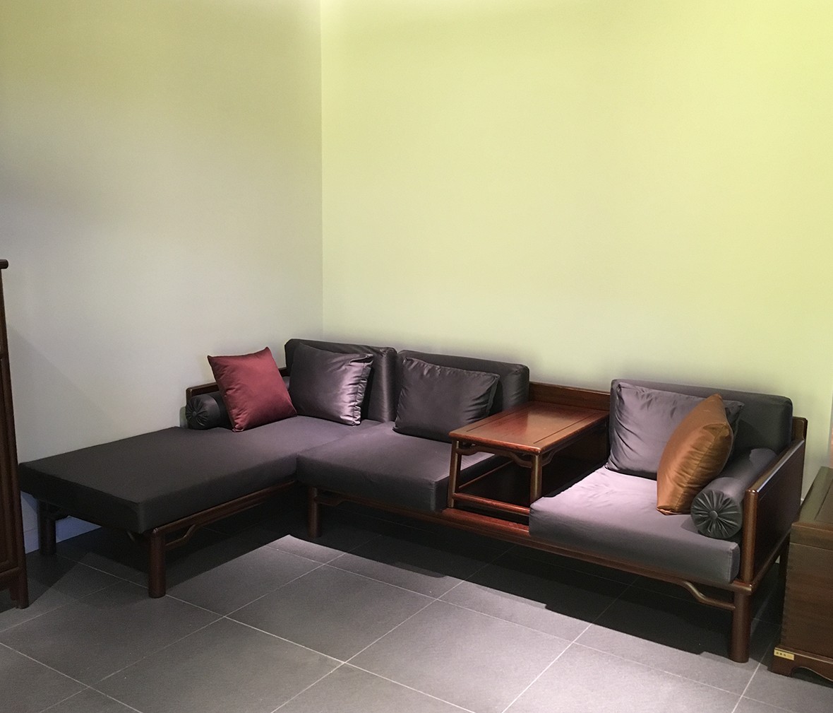 祥华坊家具 XJD-SF00413型号圆腿罗锅枨拐角沙发  中式古典家具
