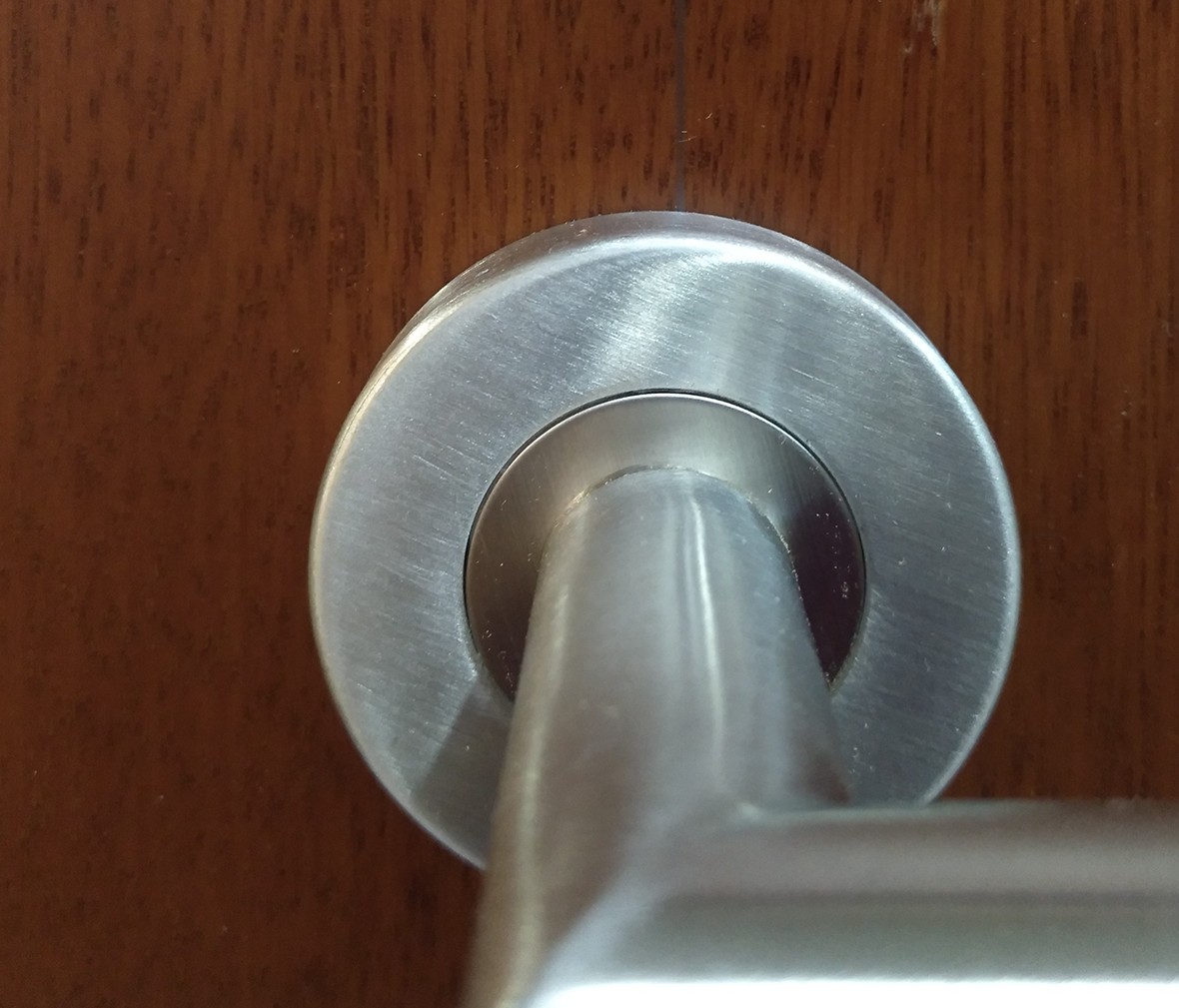 晾霸五金 米开朗G30112S型号门锁 铝合金材质 门锁 拉丝工艺 情景 细节