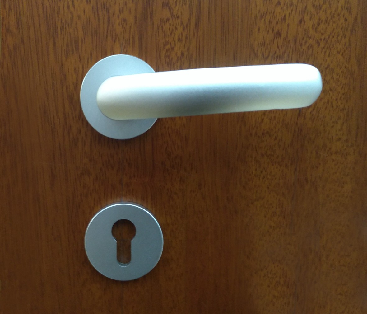 晾霸五金 米开朗72-68型号门锁 铝合金材质 优质门锁 实拍