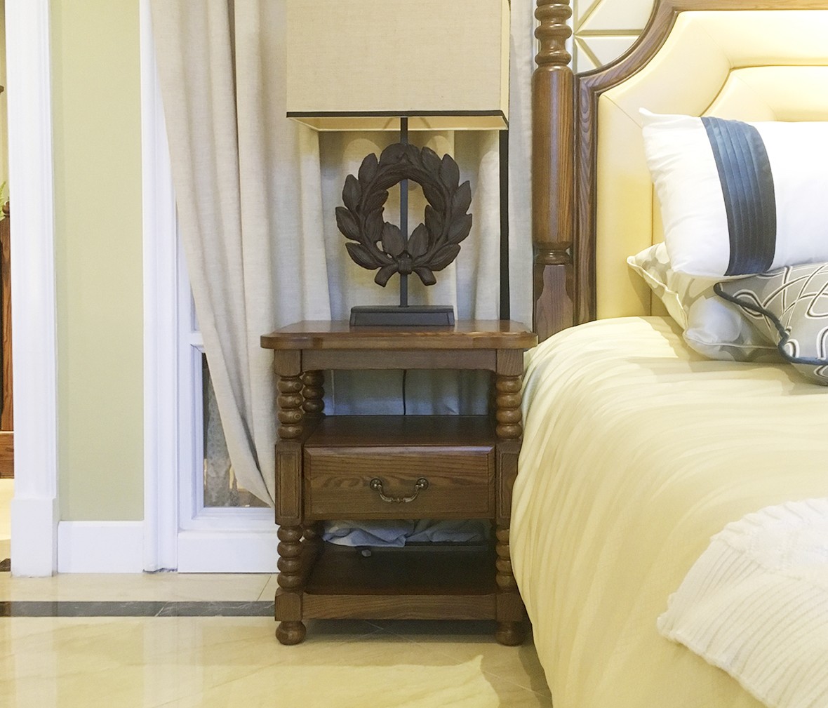 欧嘉璐尼 D-W-CTG2型号床头柜 现代美式风格白蜡木床头柜