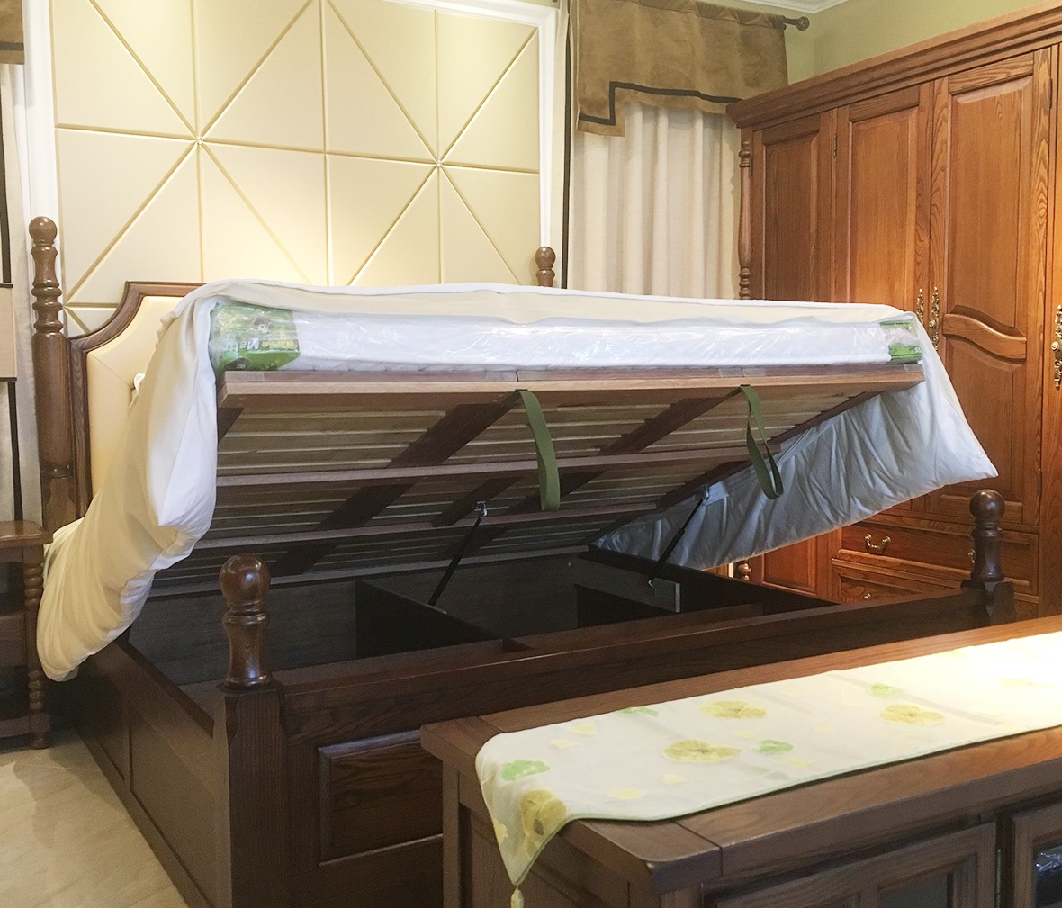欧嘉璐尼 D-W-SZC1型号双人床 现代美式风格白蜡木双人床
