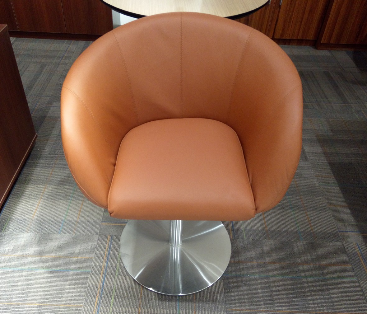 华澳 HAYZ-23型号椅子 现代简约仿皮办公椅商品正面