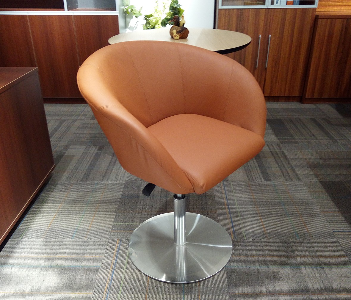 华澳 HAYZ-23型号椅子 现代简约仿皮办公椅商品侧面