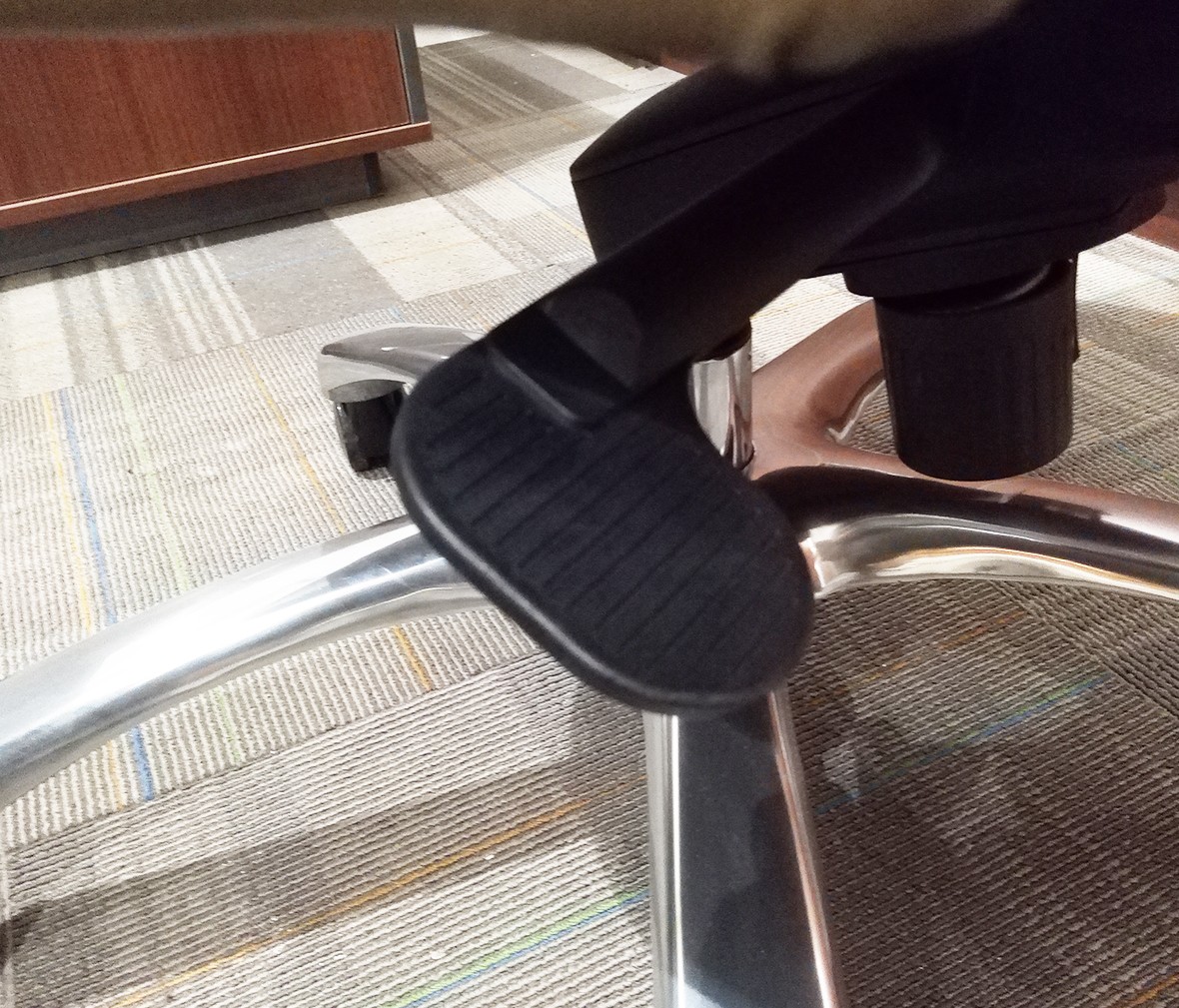 华澳 HAYZ-21型号班椅 现代简约牛皮铝合金办公椅商品细节
