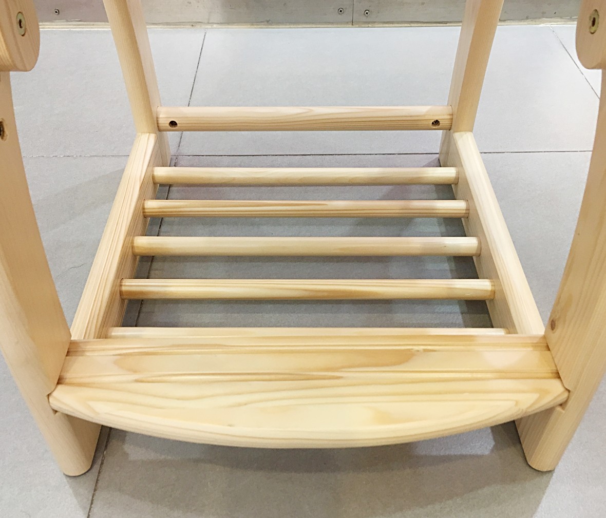 松堡王国 SP-A-X003型号实木椅子 芬兰松木材质儿童家具