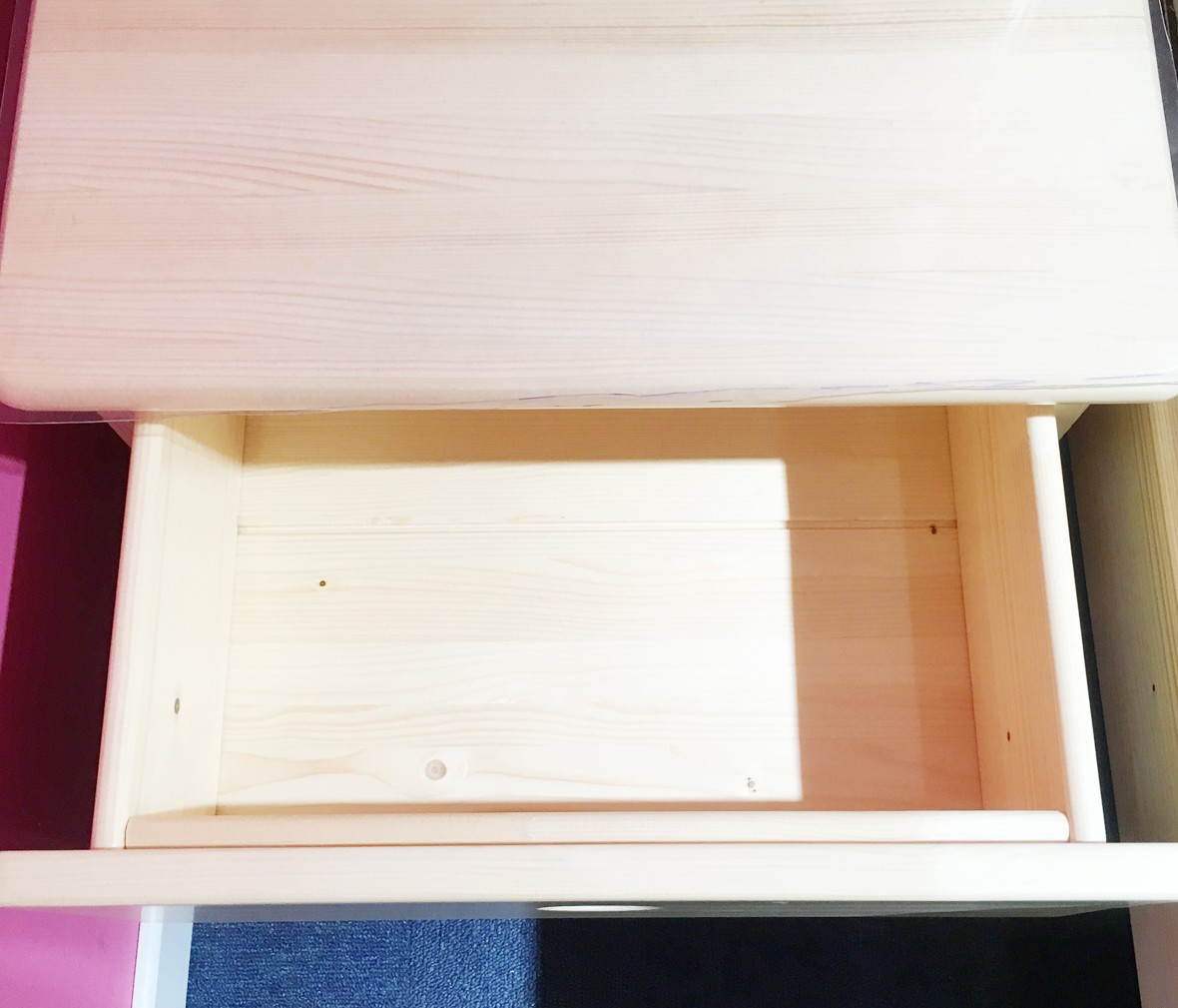 松堡王国 SP-A-B001S型号实木床头柜 芬兰松木材质儿童家具