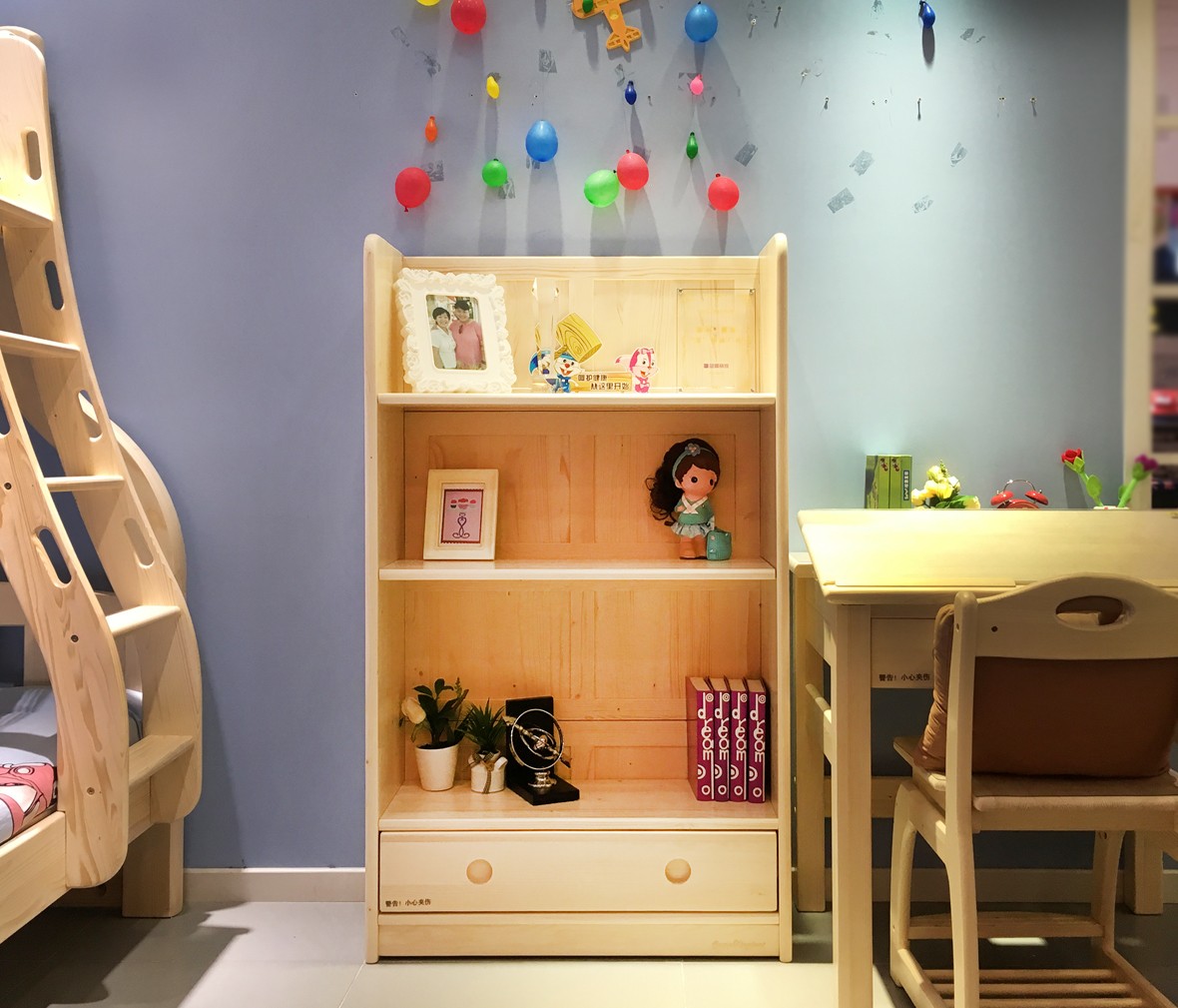 松堡王国 SP-A-S003型号实木书柜 芬兰松木材质儿童家具