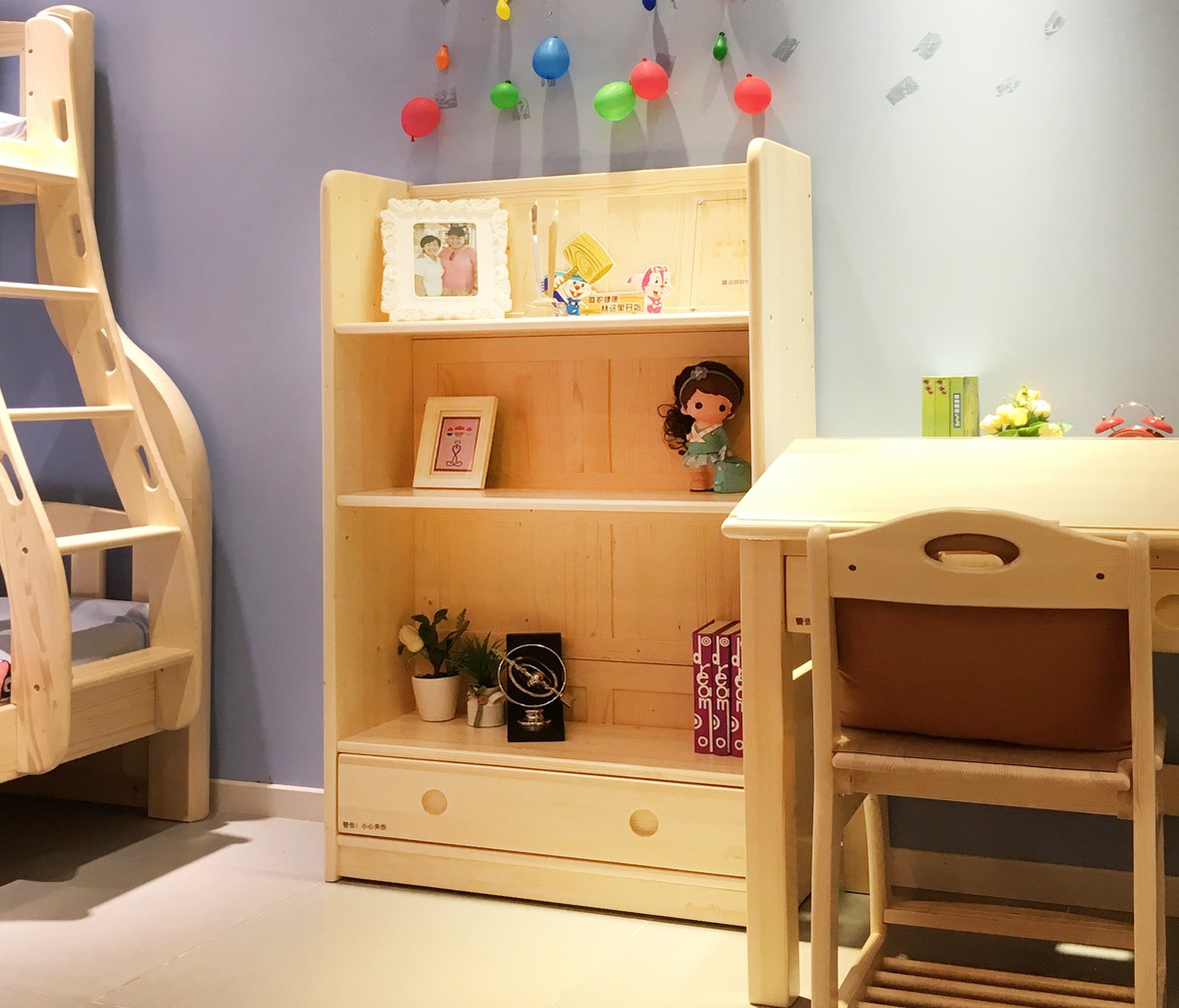 松堡王国 SP-A-S003型号实木书柜 芬兰松木材质儿童家具