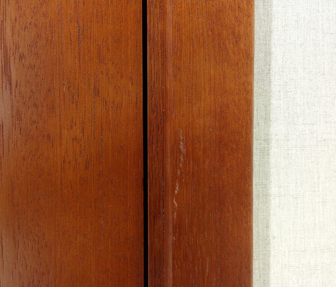 TATA木门 ZX002-1型号海棠木实木复合门 俄罗斯进口松木室内门 细节展示